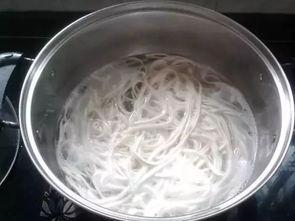 锅里有面汤原版视频,揭秘家常美味背后的制作秘诀